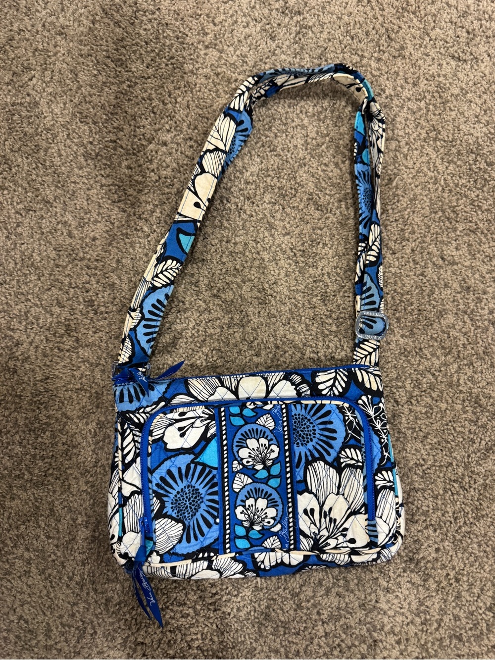 VERA BRADLEY BLUE BAYOU CROSSBODY WALLET BAG—Blue and White